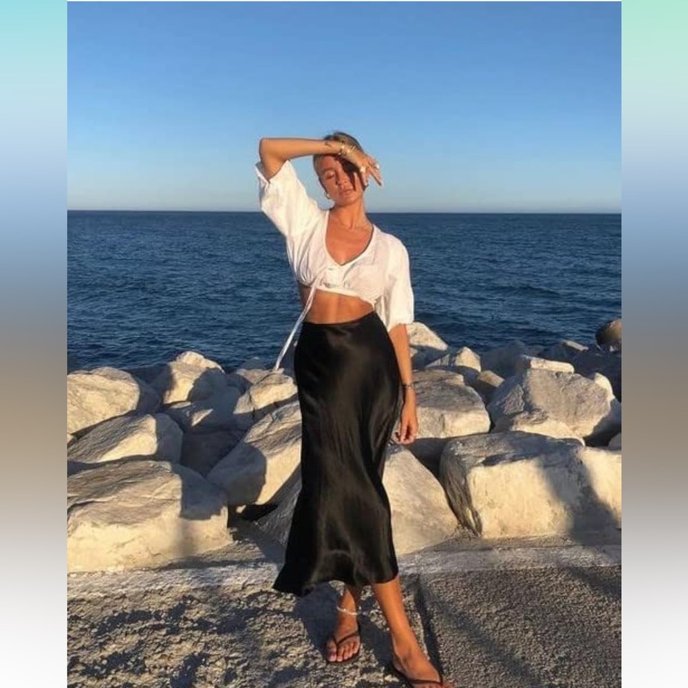 High waisted satin midi skirt, elastic waist and sides, zipper size medium NWOT